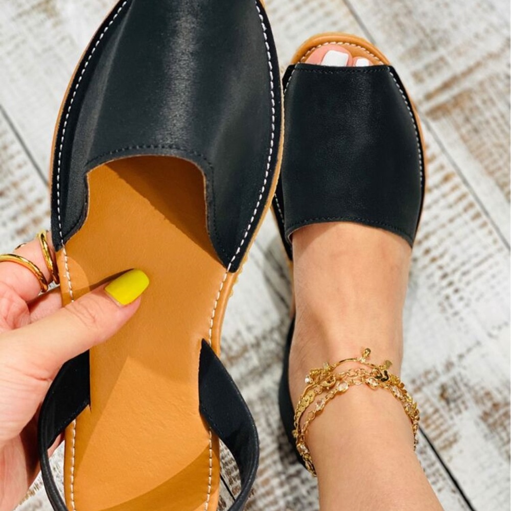 SHEIN Black and Tan Open-Toe Sandals
